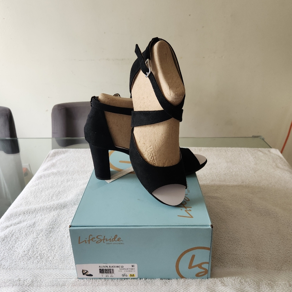Life Stride Women's Black Peep-Toe Heels